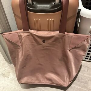Lululemon bag